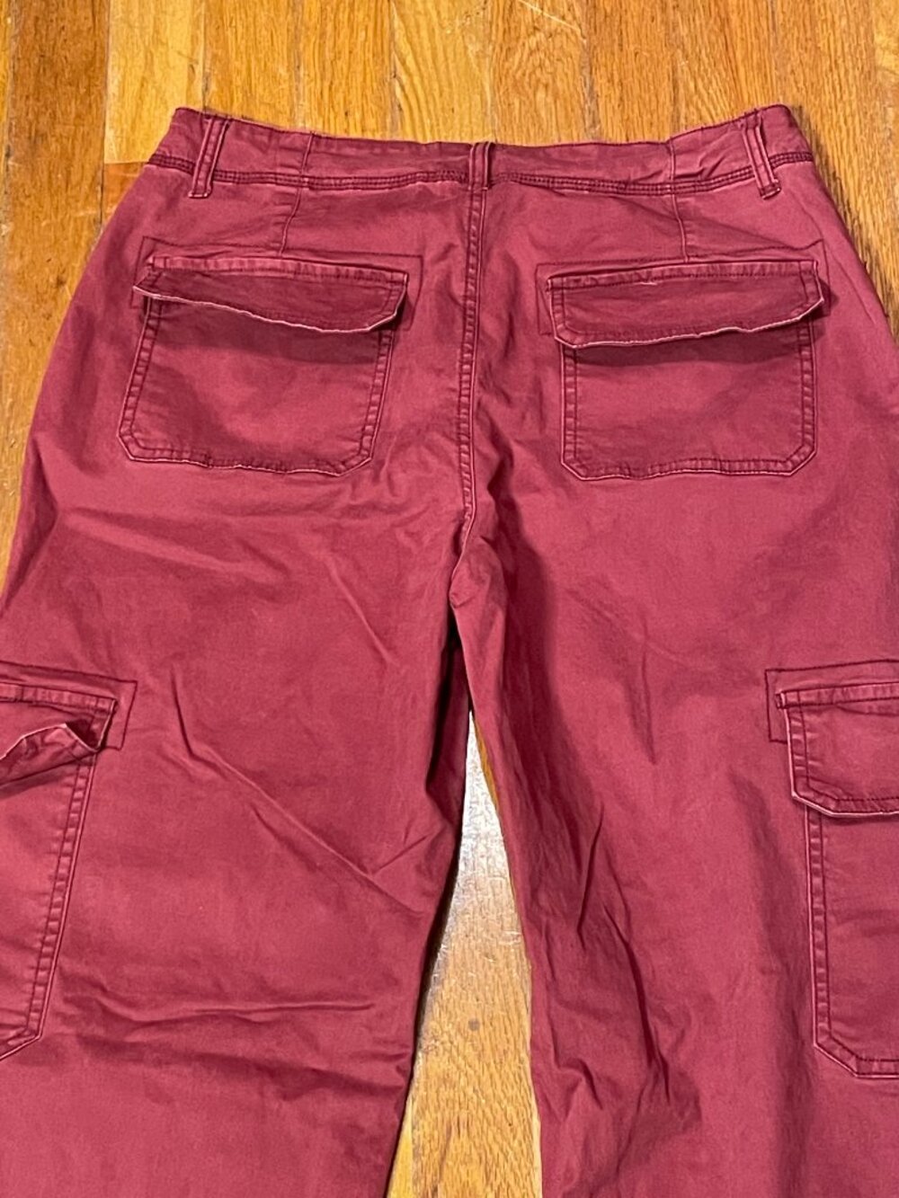 Flamingals Red Burgundy Wide Leg Cargo Pants Women's Size M - Picture 4 of 4